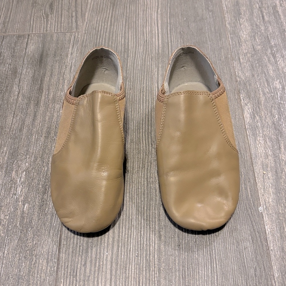 Dynadans Leather Upper Slip-on Jazz Shoe for Girls and Boys (Big Kid-size 2)-Tan